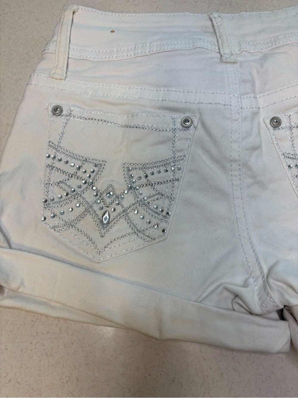Women’s 2 Pair Hydraulic Brand Denim Shorts Size 3/4 - Picture 14 of 16